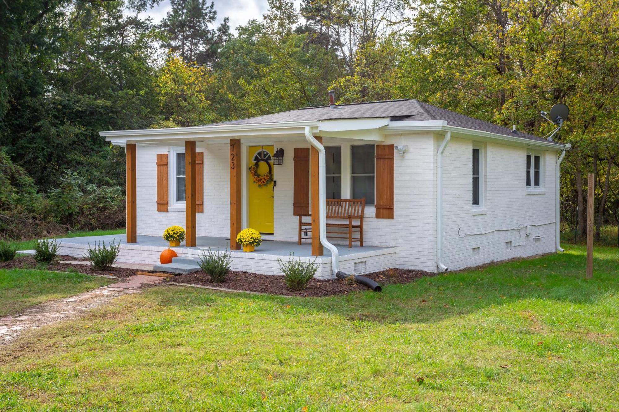 Soaking Tub W Washer And Dryer, Wifi Apartment Mebane Exterior photo